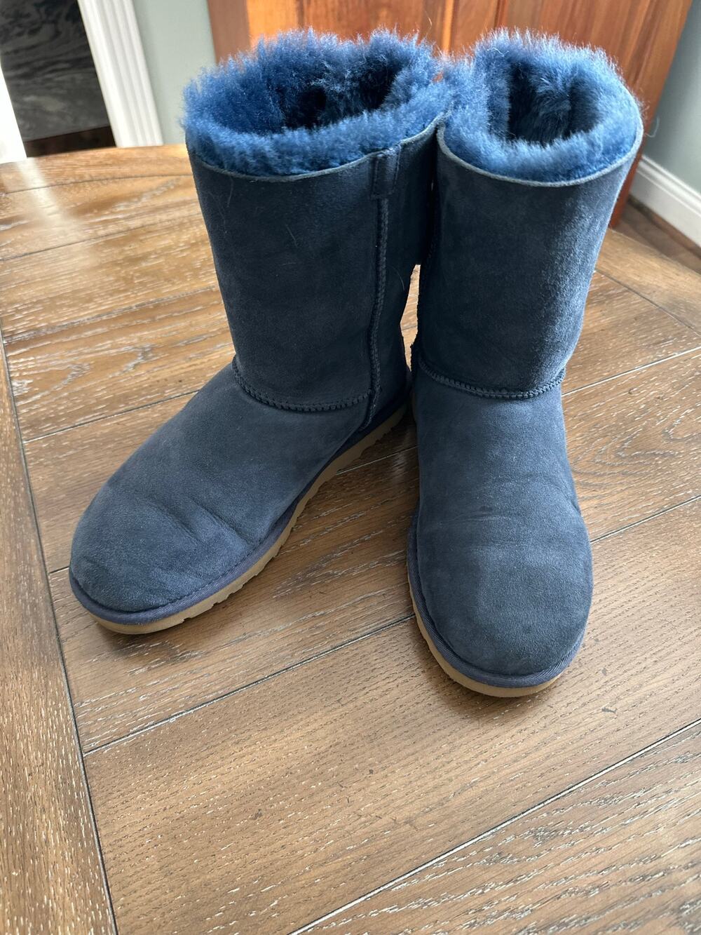 EUC UGG Bailey Bow II Women's Sz 8 Navy Blue Boots